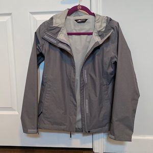 THE NORTH FACE GREY RAINCOAT